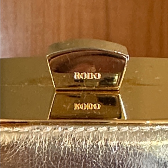 Rodo Vintage Goldtone Metallic Evening Wear Bag - Picture 5 of 12